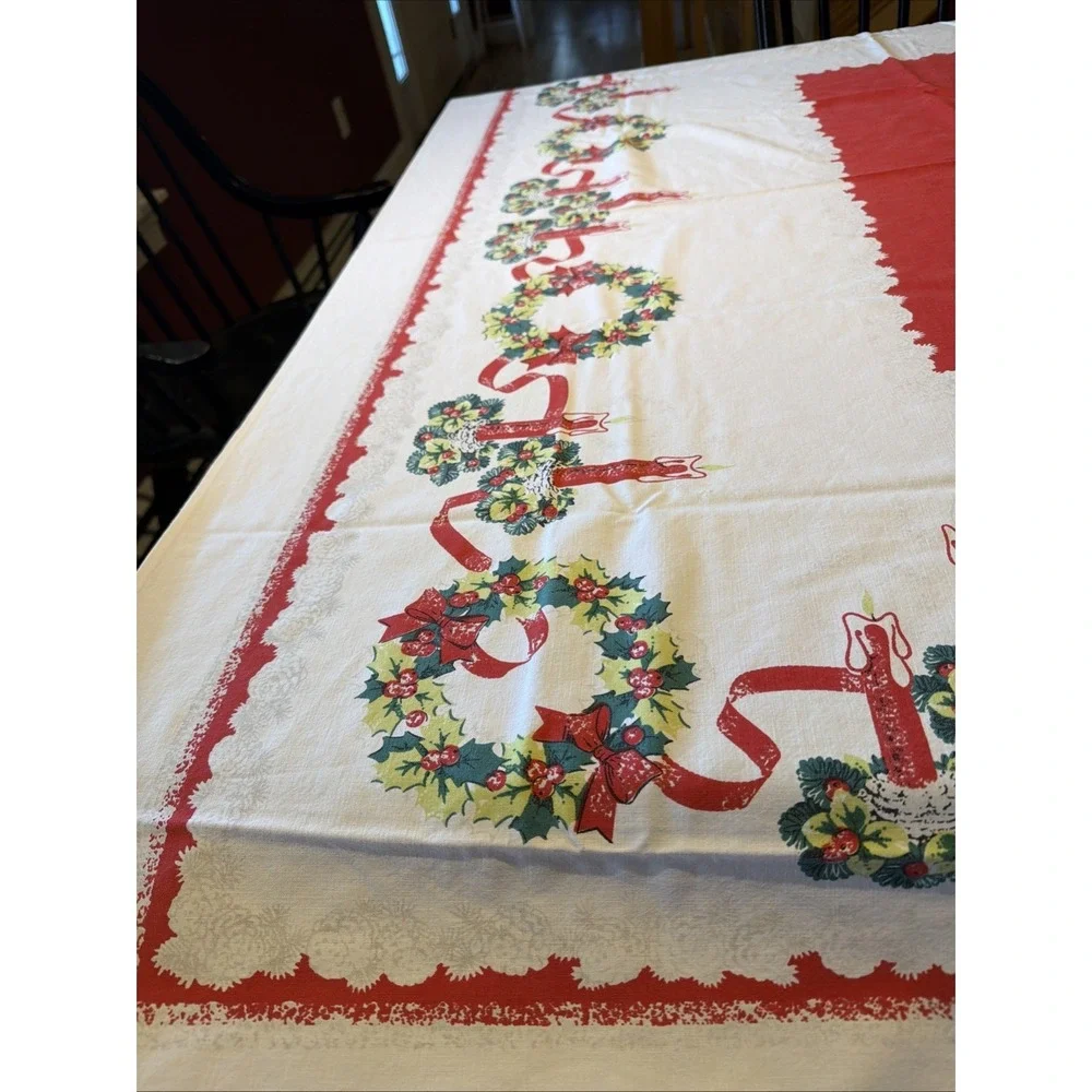 Vtg Mid-Century Modern Christmas Tablecloth Wreath Candles Holly 64